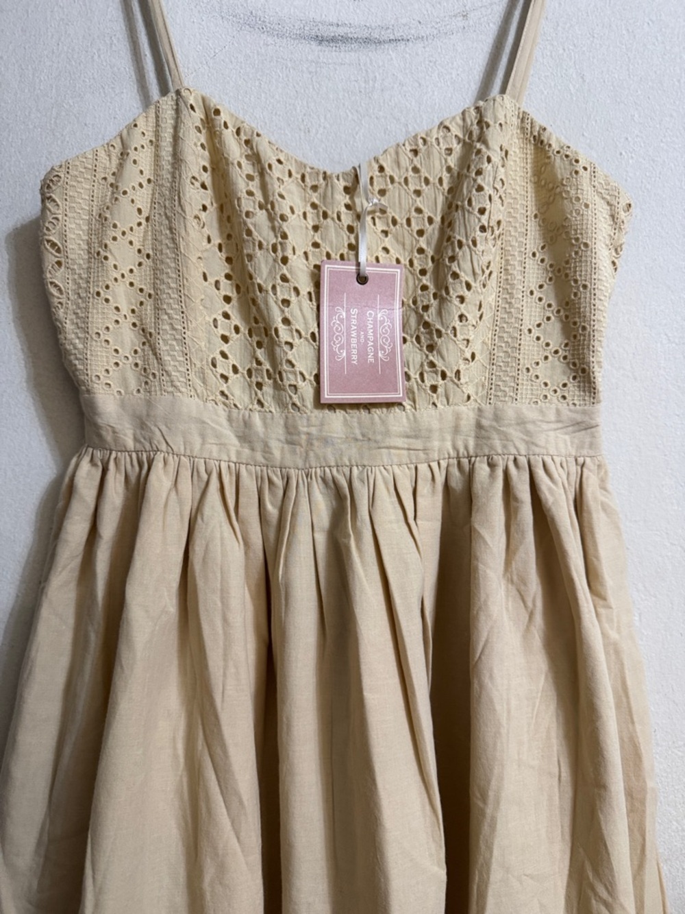 CHAMPAGNE & STRAWBERRY Spaghetti Strap Eyelet Lace Kids Dress in Cream Size M NW - Picture 3 of 7